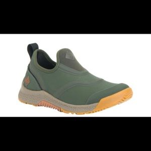 Muck boot outscape low OSS-300 NWT
